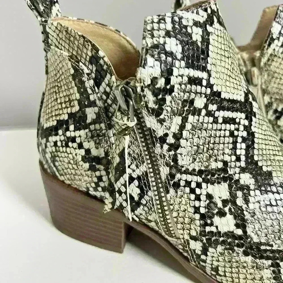 MIA Side Zip Snake Print Chunky Heel Ankle Boots Booties White Black Women 6.5 - Picture 12 of 13